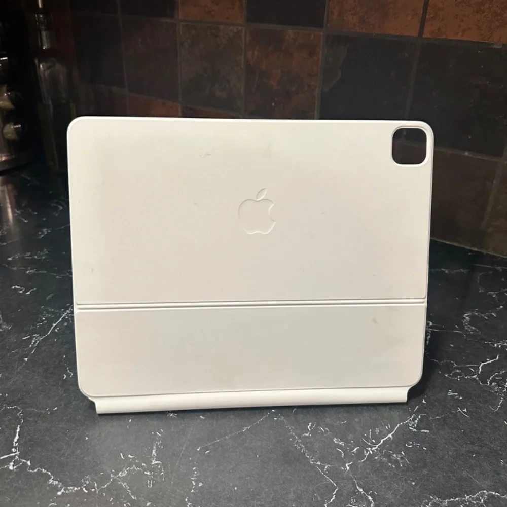 iPad 12 pro keyboard
